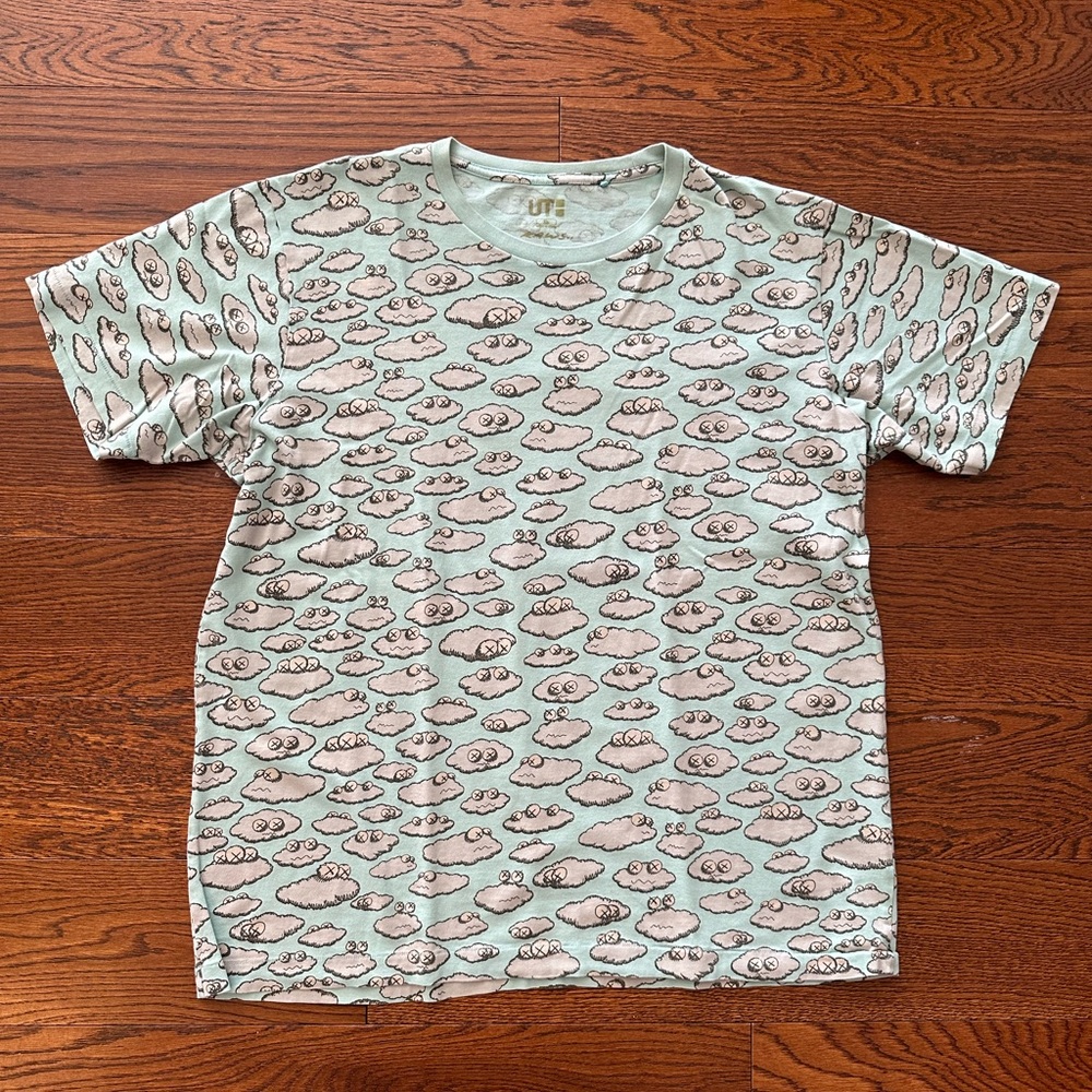 Uniqlo X Kaws SS16 All Over Print Cloud Tee Light Blue Size XL (Asian Sizing)